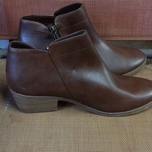 NWT Time & Tru Womens 8 1/2 Memory Foam Insole Brown Zipper Bootie